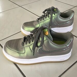 NIKE AIR FORCE 1 UPSTEP PREMIUM LX IRIDESCENT | Women's Size 8